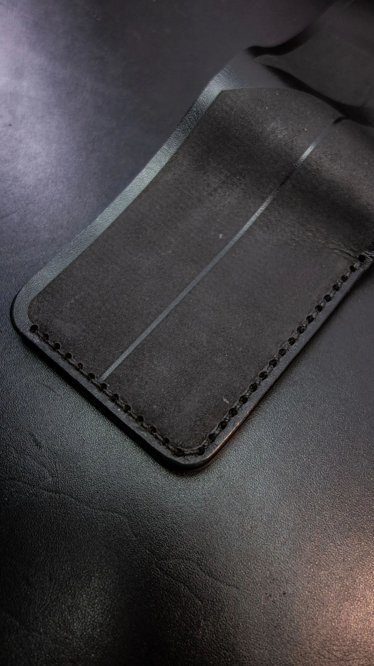 Billetera de Cuero – Edición Conceptual “Líneas Modernas” | Astori 6