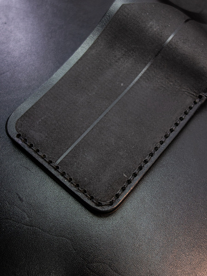 Billetera de Cuero – Edición Conceptual “Líneas Modernas” | Astori 6