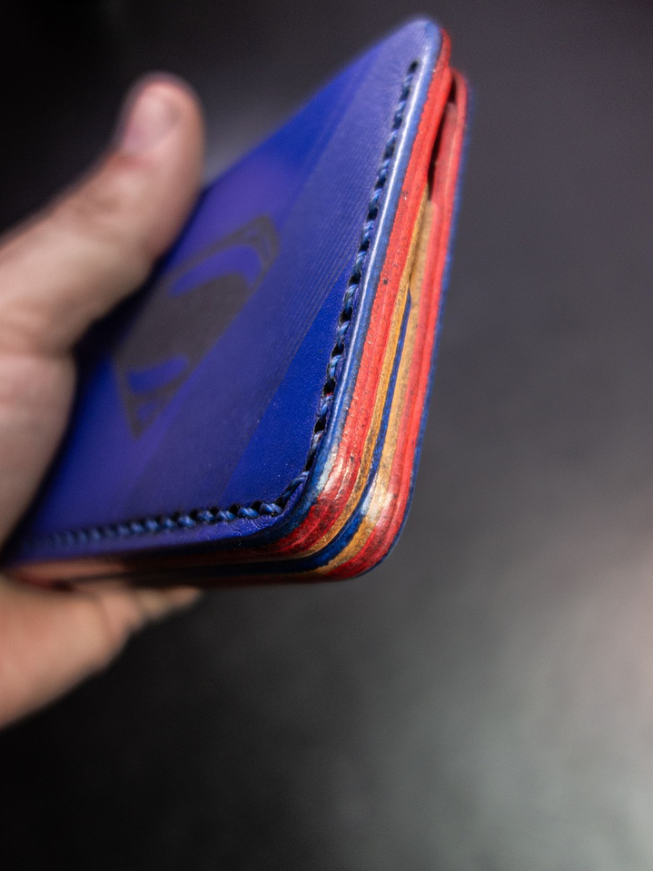 Billetera de Cuero – Homenaje al Hombre de Acero | Diseño conceptual 6