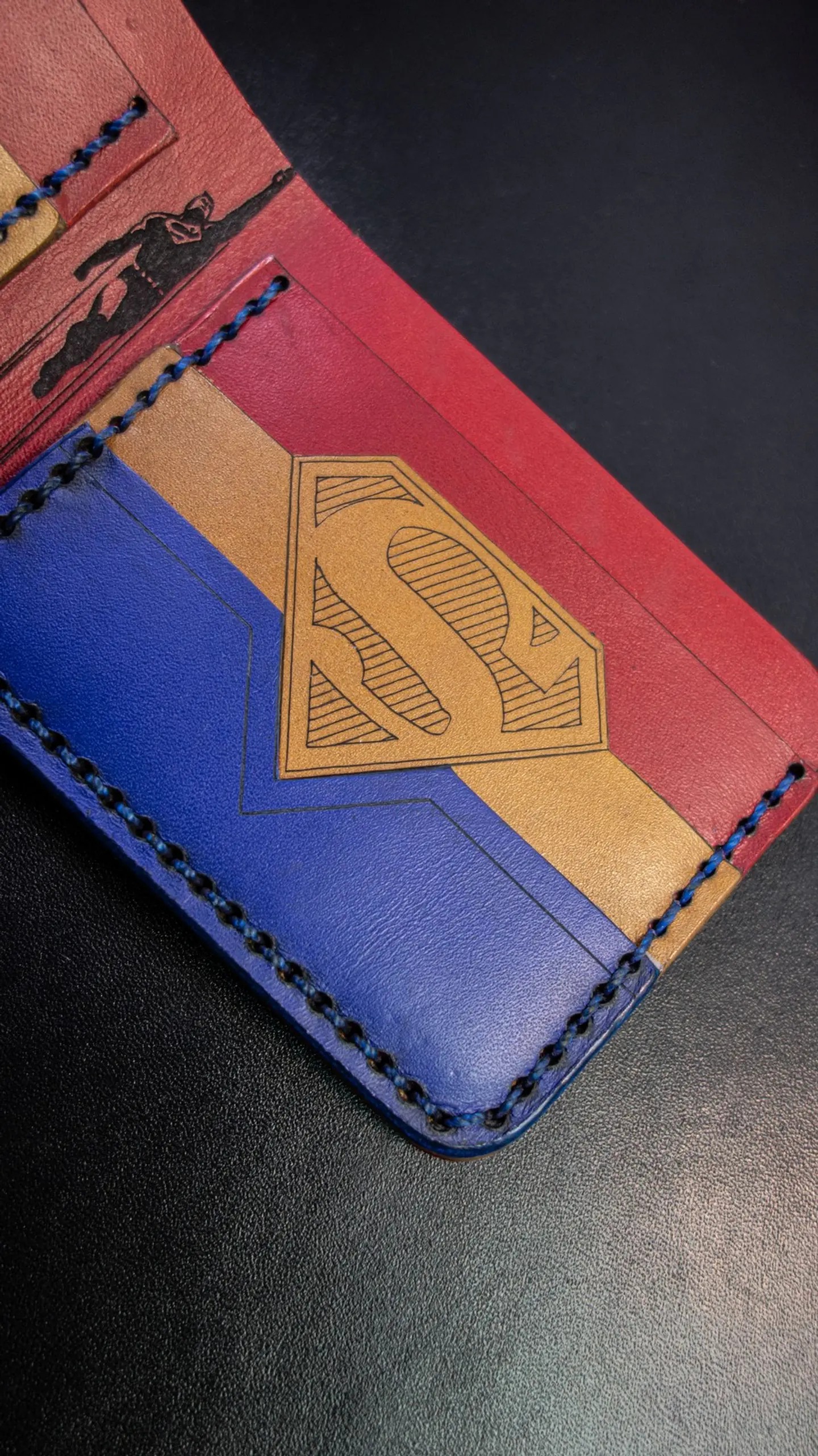 Billetera de Cuero – Homenaje al Hombre de Acero | Diseño conceptual 3