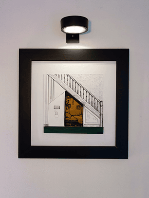 Cuadro de Cuero – “Bajo la Escalera” 🕯️✨