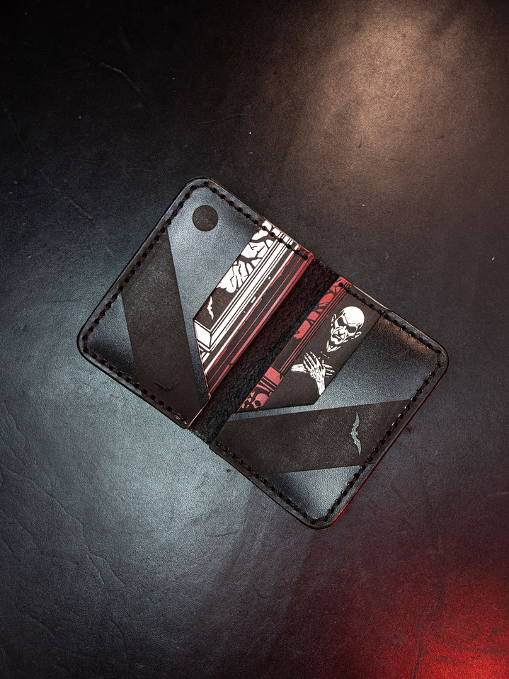 TARJETERO VERTICAL DE CUERO DRACULA - GOTICO 4
