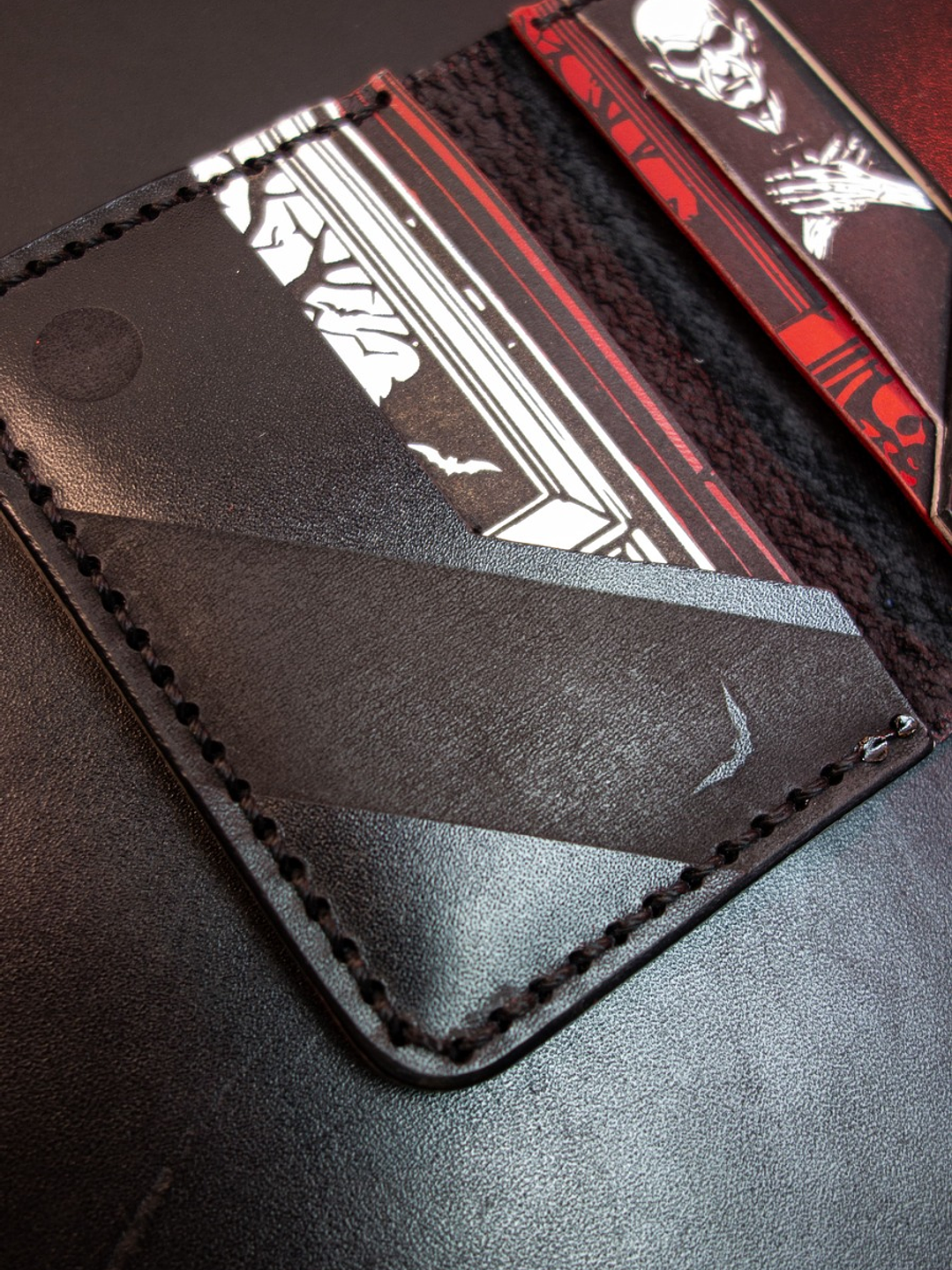 TARJETERO VERTICAL DE CUERO DRACULA - GOTICO 6