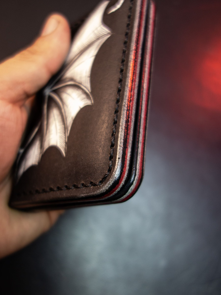 TARJETERO VERTICAL DE CUERO DRACULA - GOTICO 7