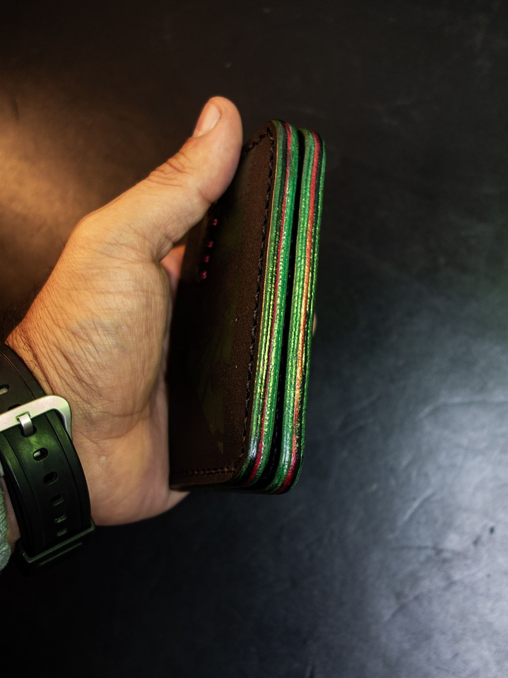 TARJETERO VERTICAL DE CUERO FRANKENSTEIN  10