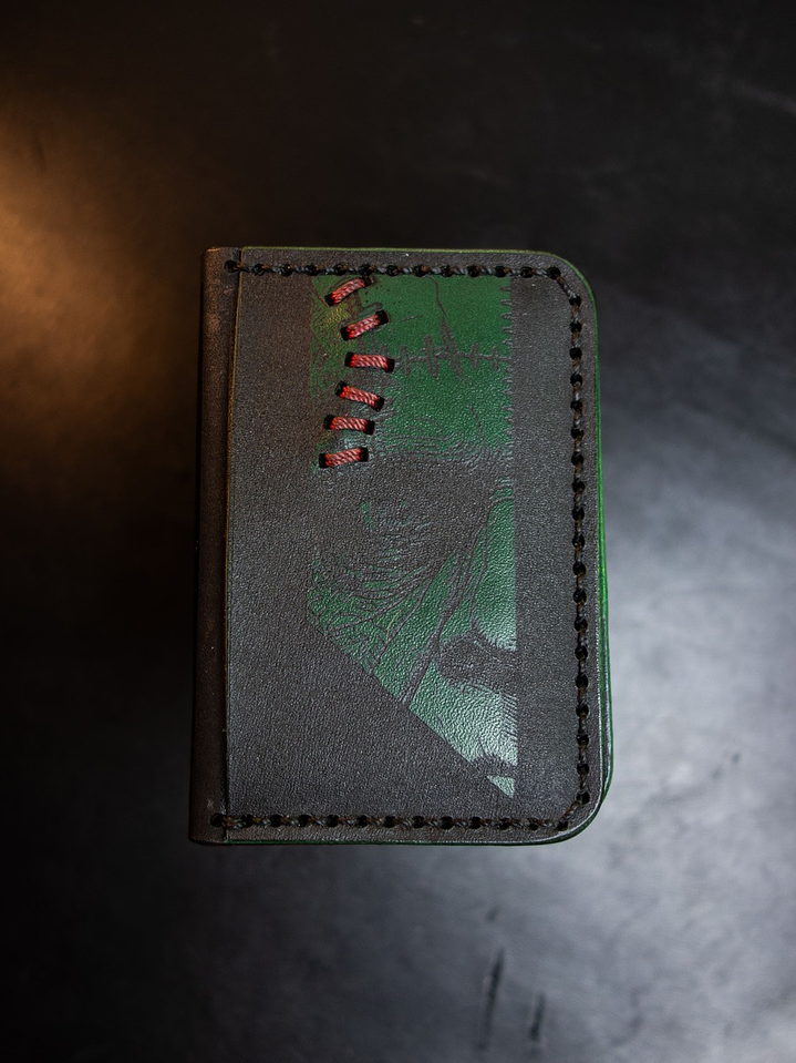 TARJETERO VERTICAL DE CUERO FRANKENSTEIN  2