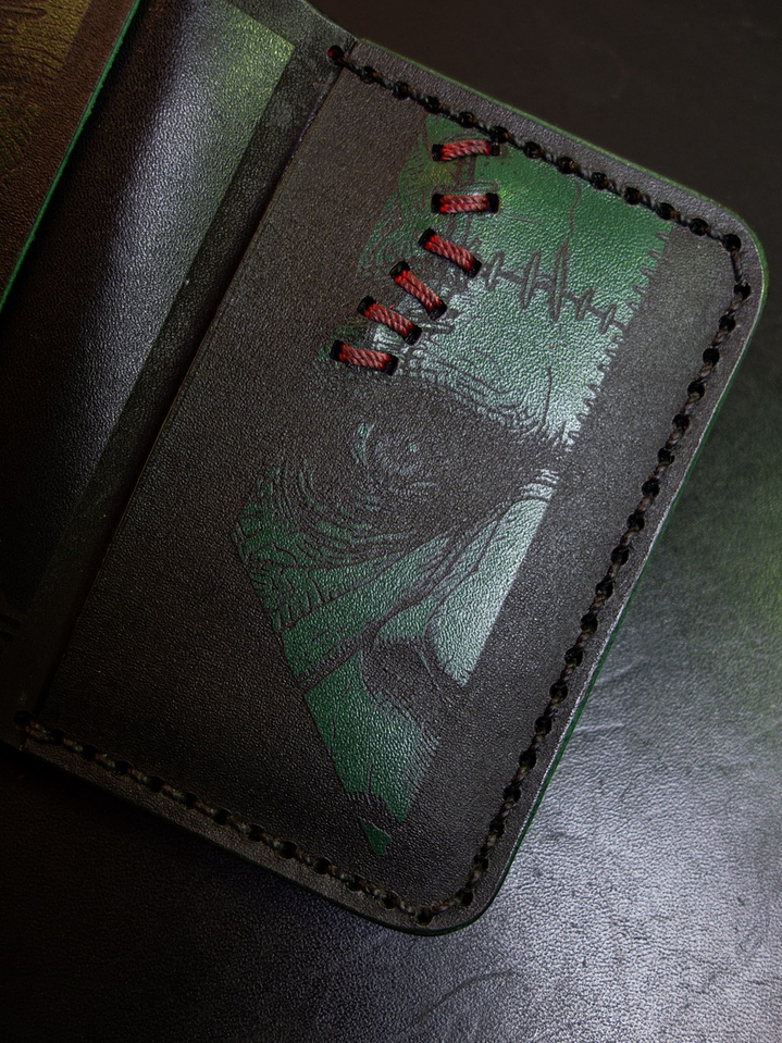 TARJETERO VERTICAL DE CUERO FRANKENSTEIN  9