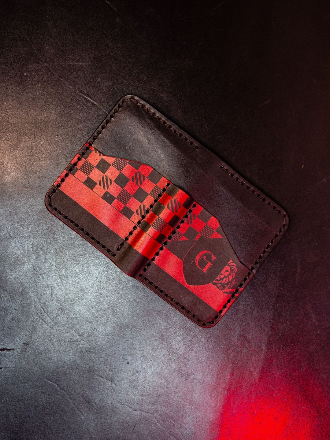 TARJETERO VERTICAL DE CUERO INSPIRADO EN GRYFFINDOR    7