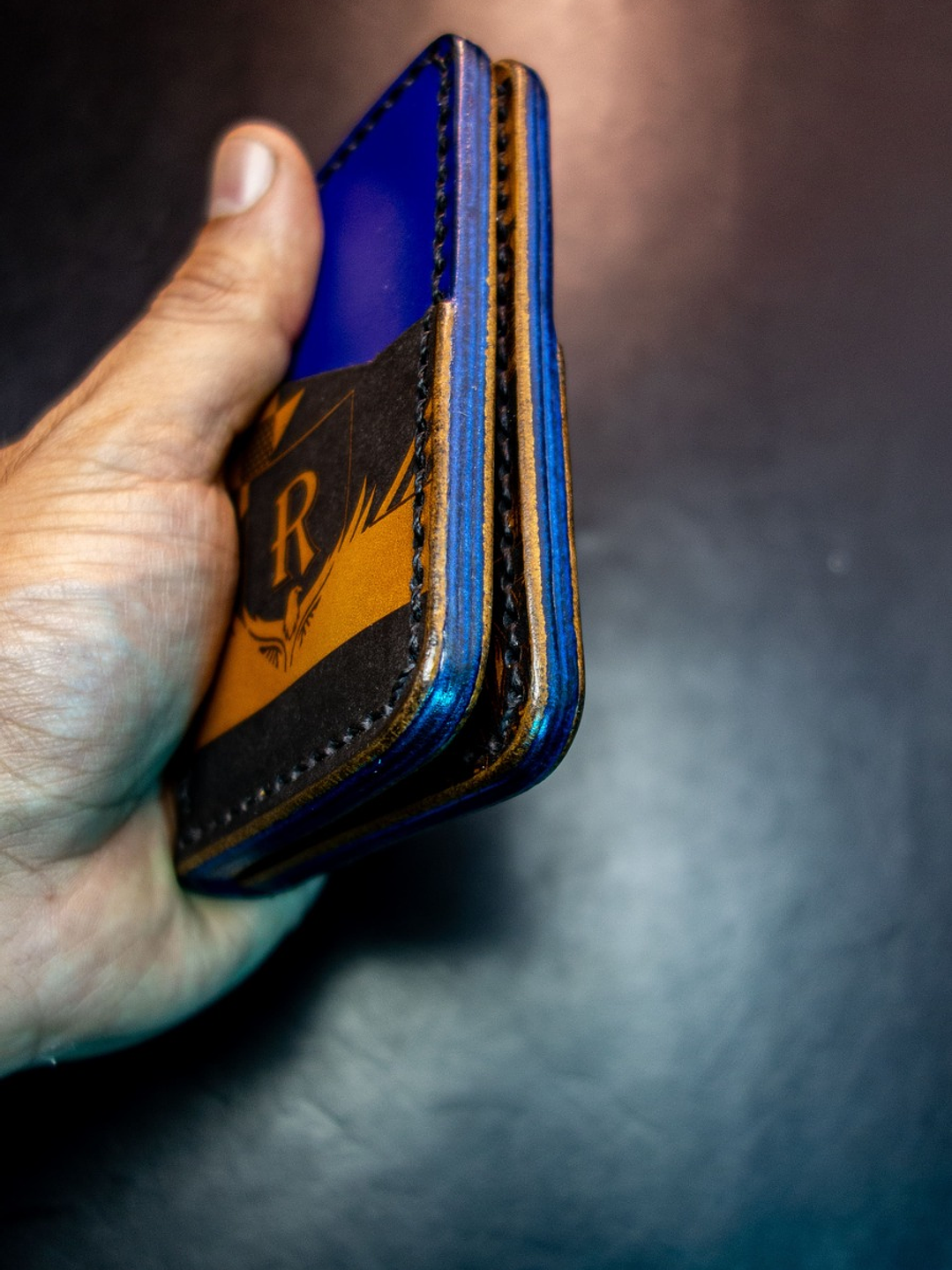 TARJETERO VERTICAL DE CUERO INSPIRADO EN REVENCLAW 6