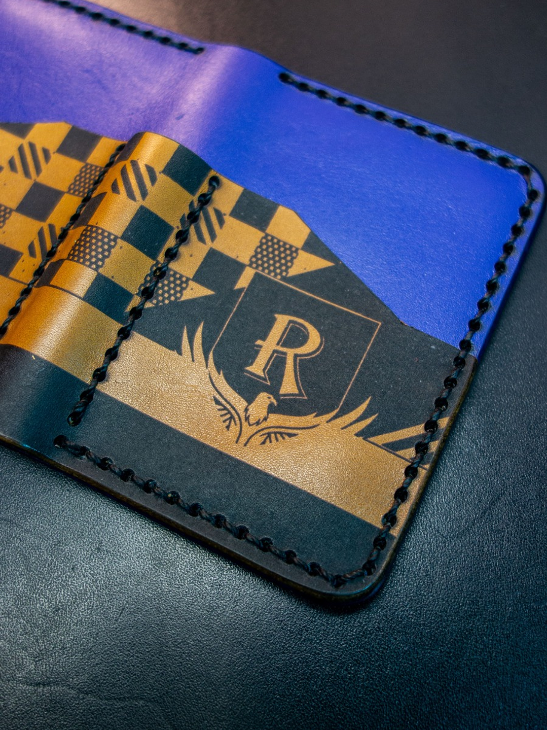 TARJETERO VERTICAL DE CUERO INSPIRADO EN REVENCLAW 7