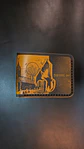 Billetera de Cuero – Homenaje a Resident Evil 4 | Edición Conceptual - Miniatura 1