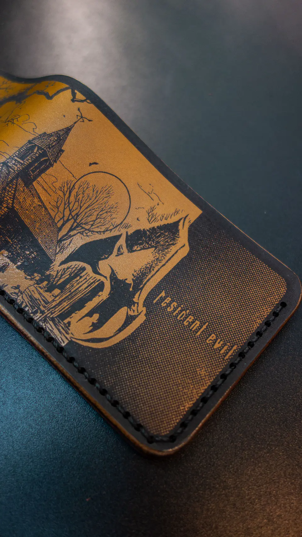 Billetera de Cuero – Homenaje a Resident Evil 4 | Edición Conceptual 9