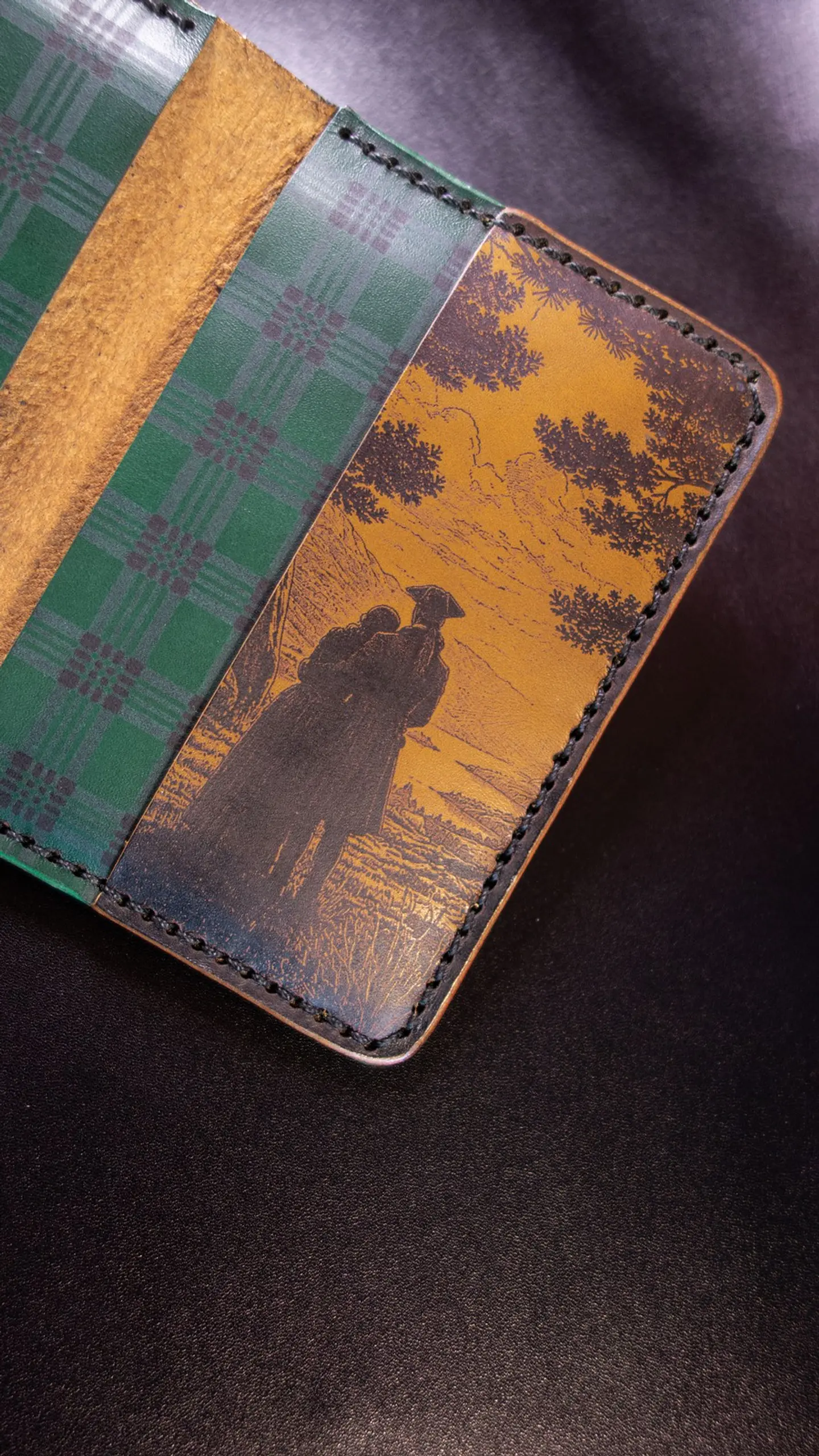 Porta Pasaporte de Cuero Inspirado en Outlander | Astori  5