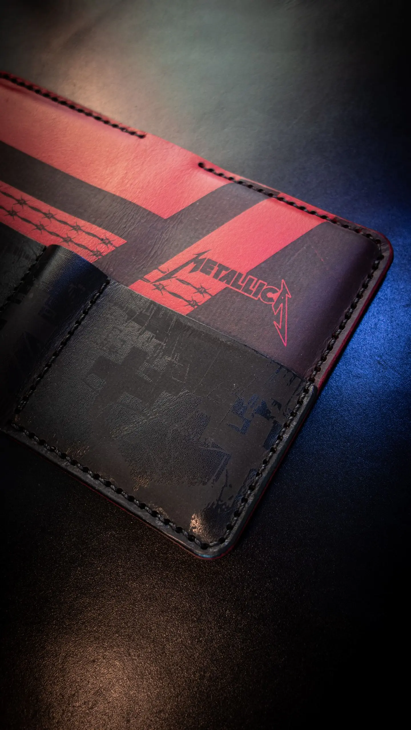 Porta Pasaporte de Cuero inspirado en Metallica 9