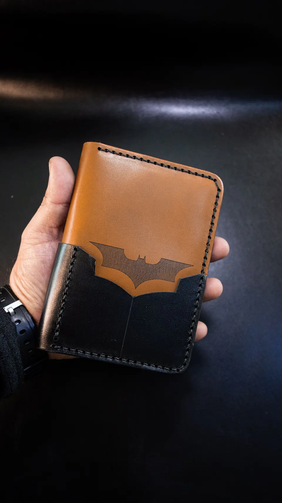 Porta Pasaporte de Cuero Batman – Edición Conceptual ASTORI 6
