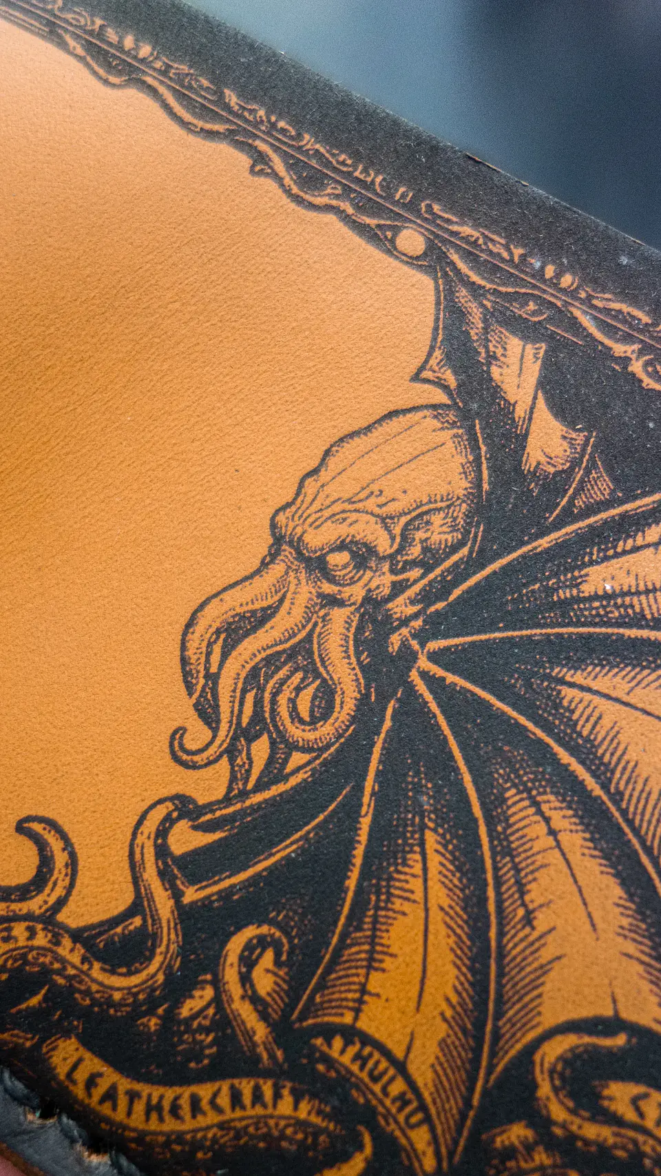 Billetera clásica Cthulhu de cuero | Diseño conceptual 8