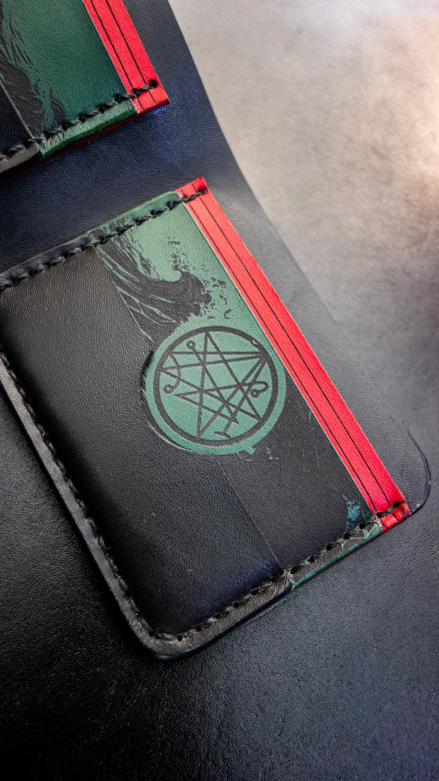 Billetera clásica Cthulhu de cuero Verde | Diseño conceptual 4