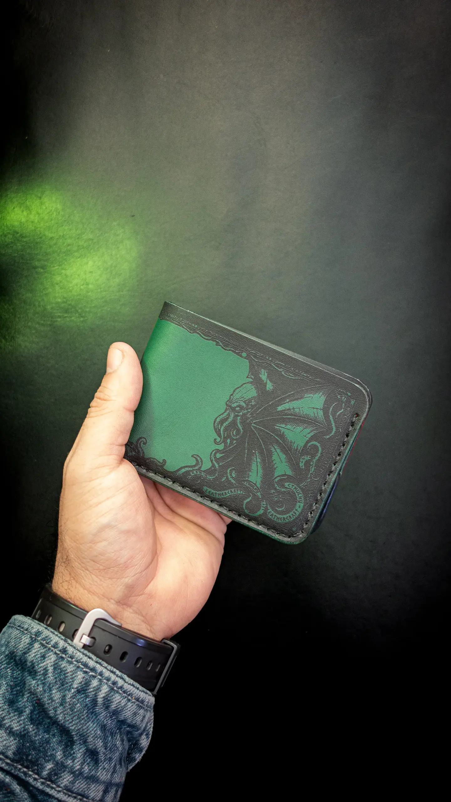 Billetera clásica Cthulhu de cuero Verde | Diseño conceptual 6
