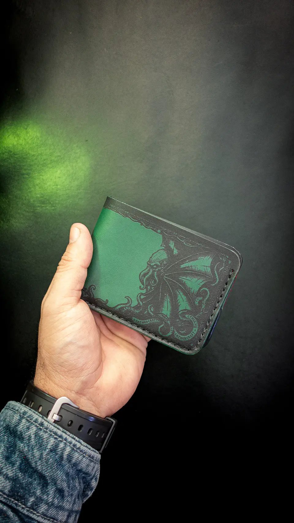 Billetera clásica Cthulhu de cuero Verde | Diseño conceptual 6