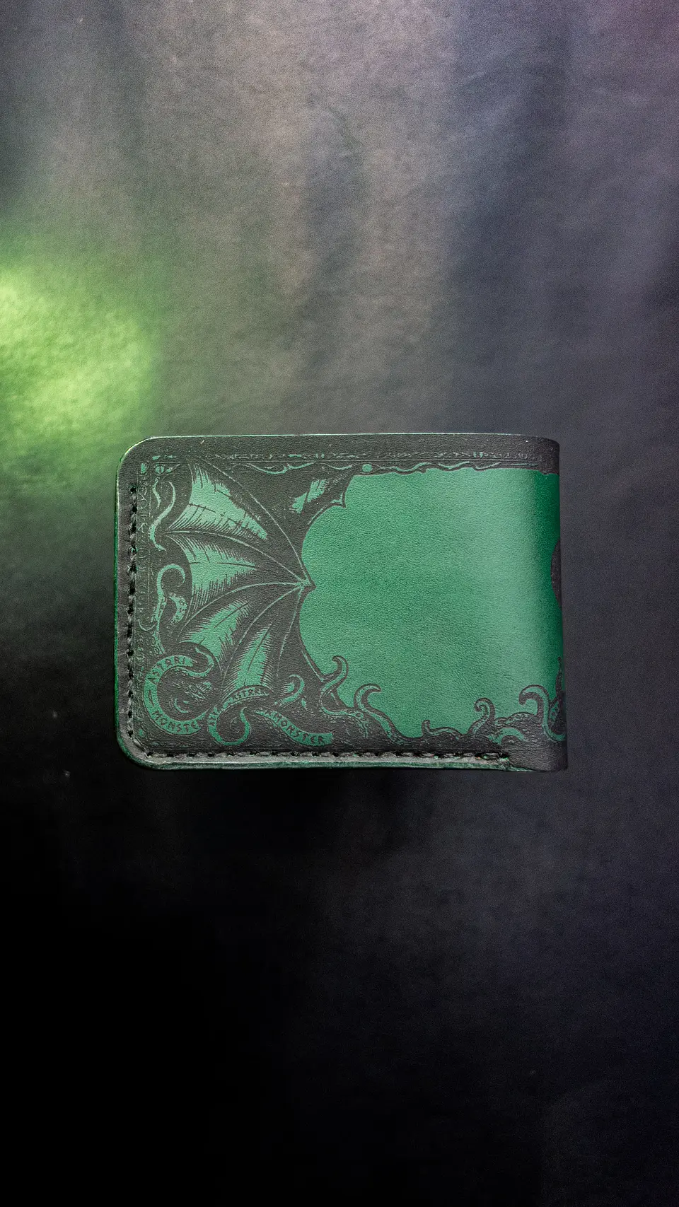 Billetera clásica Cthulhu de cuero Verde | Diseño conceptual 10