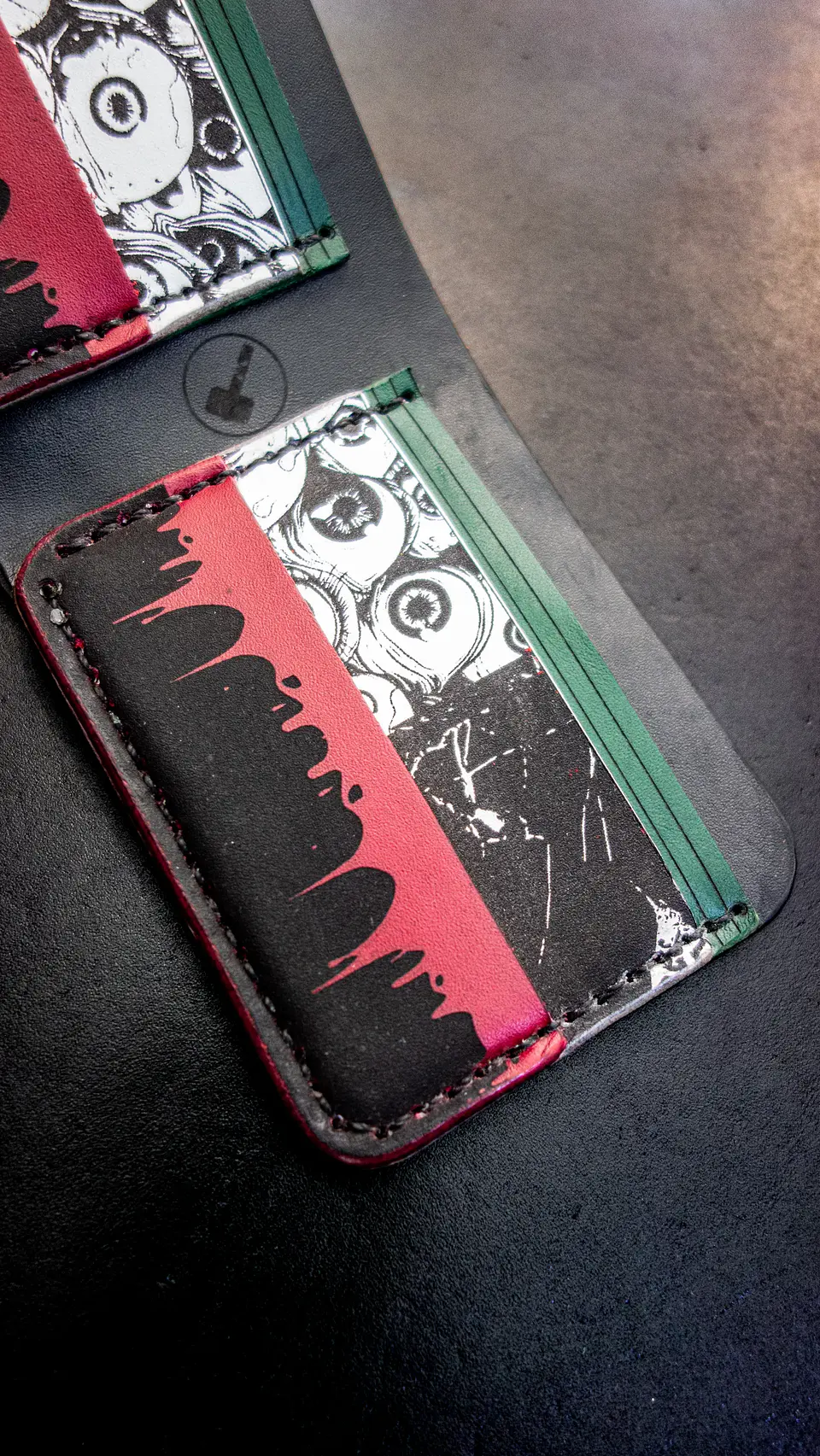 Billetera de cuero clásica Creepy Eyes 5