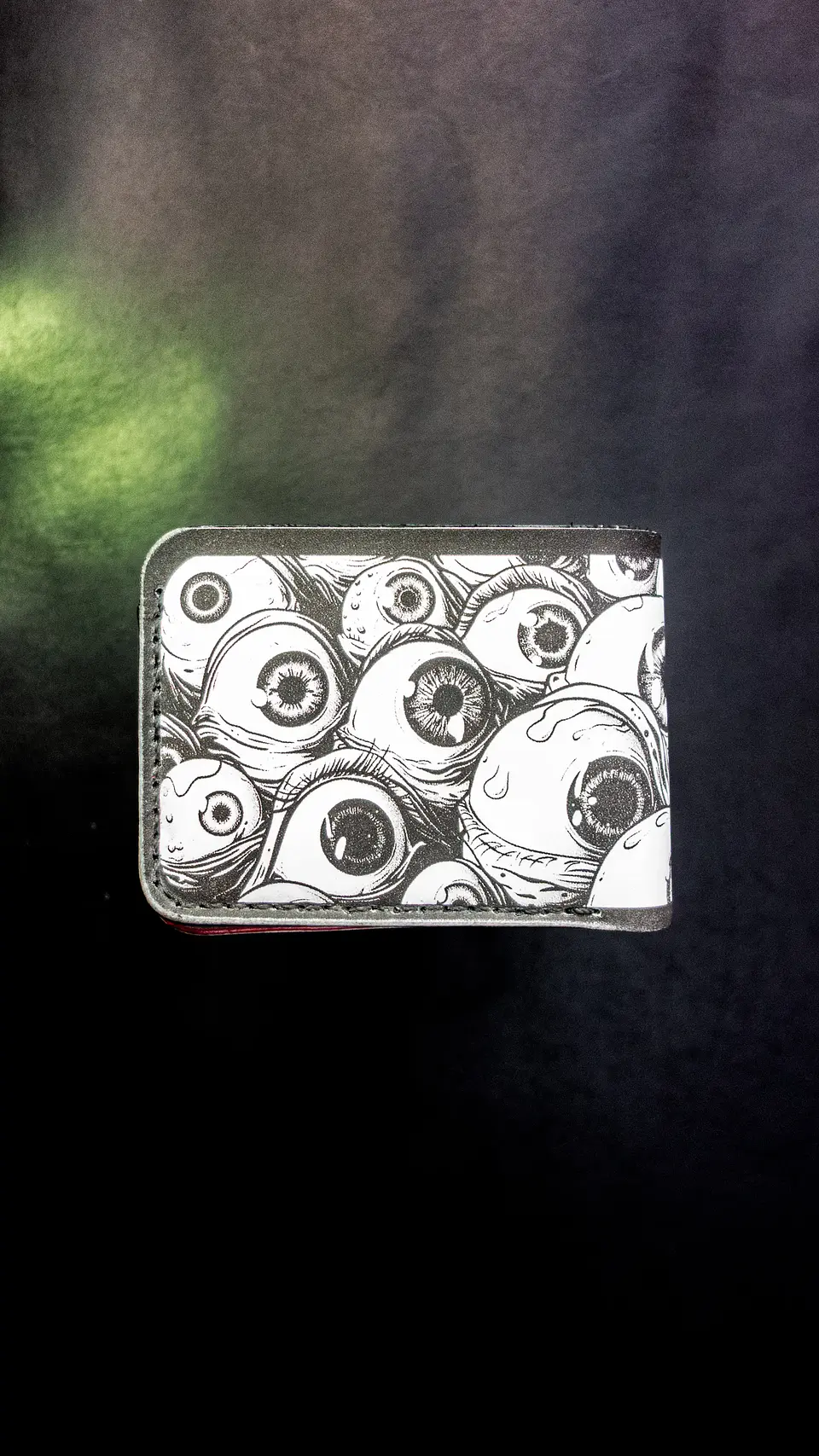 Billetera de cuero clásica Creepy Eyes 10