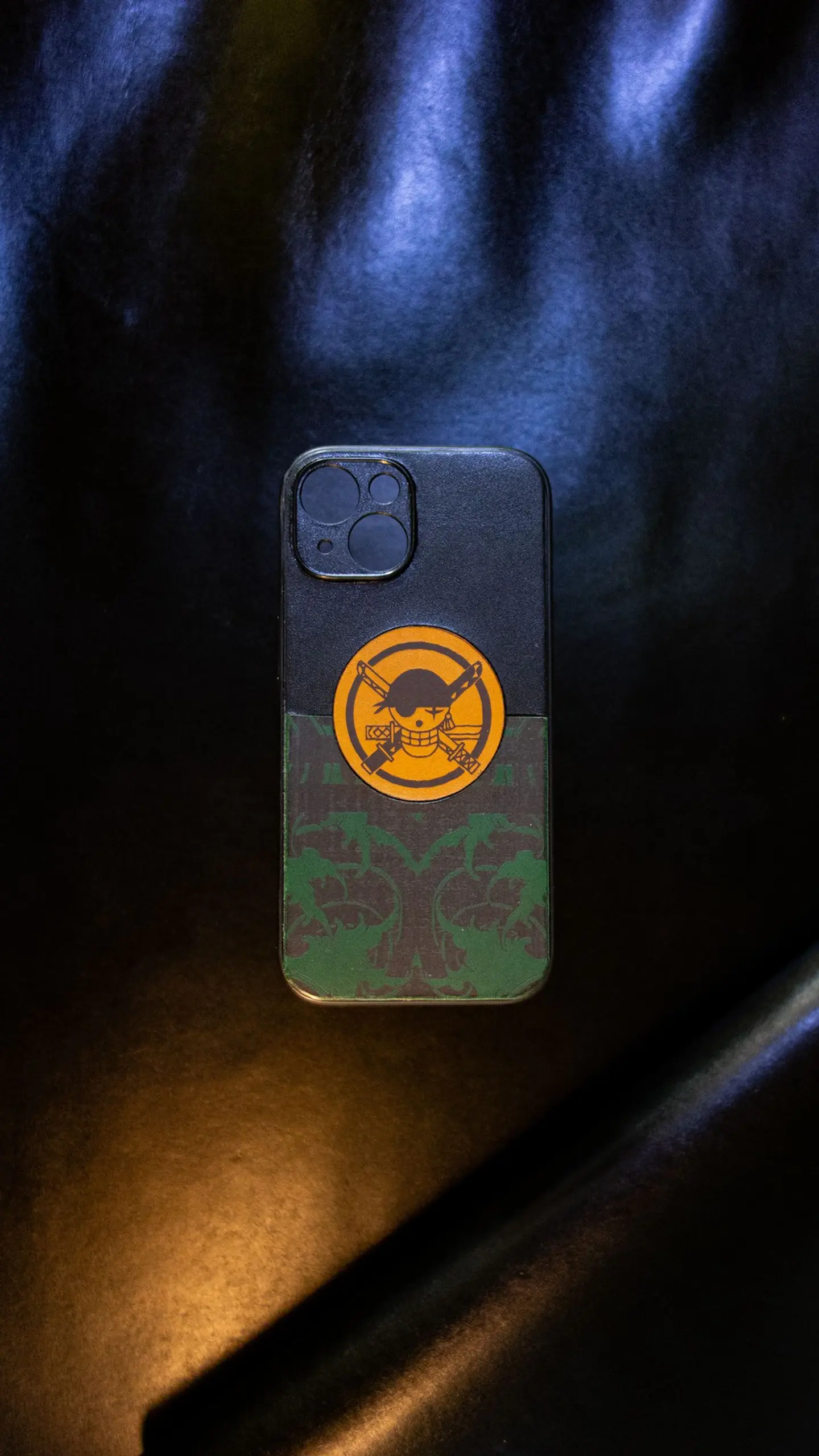 Carcasa de cuero iPhone 13 – Tres Espadas 1