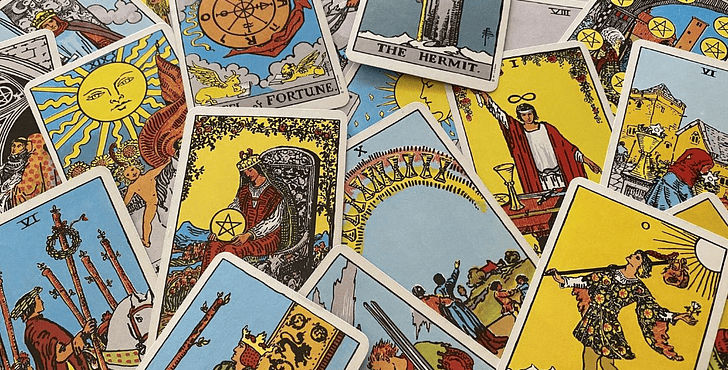 Mitos y Verdades Sobre el Tarot: Separando la Magia de la Realidad 