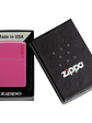 ENCENDEDOR ROSADO LOGO ROJO-ZIPPO - Miniatura 3
