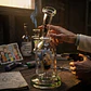 Bong Pyrex Rick & Morty Rig Rick Sanchez Perc 24cm- Calvo Glass - Miniatura 2
