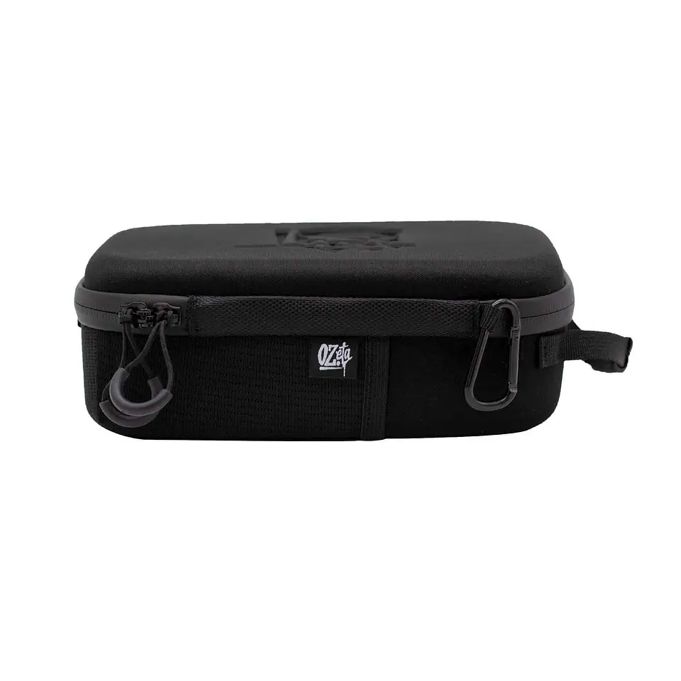 CASE XL LOGO GRANDE NEGRO-OZETA 1