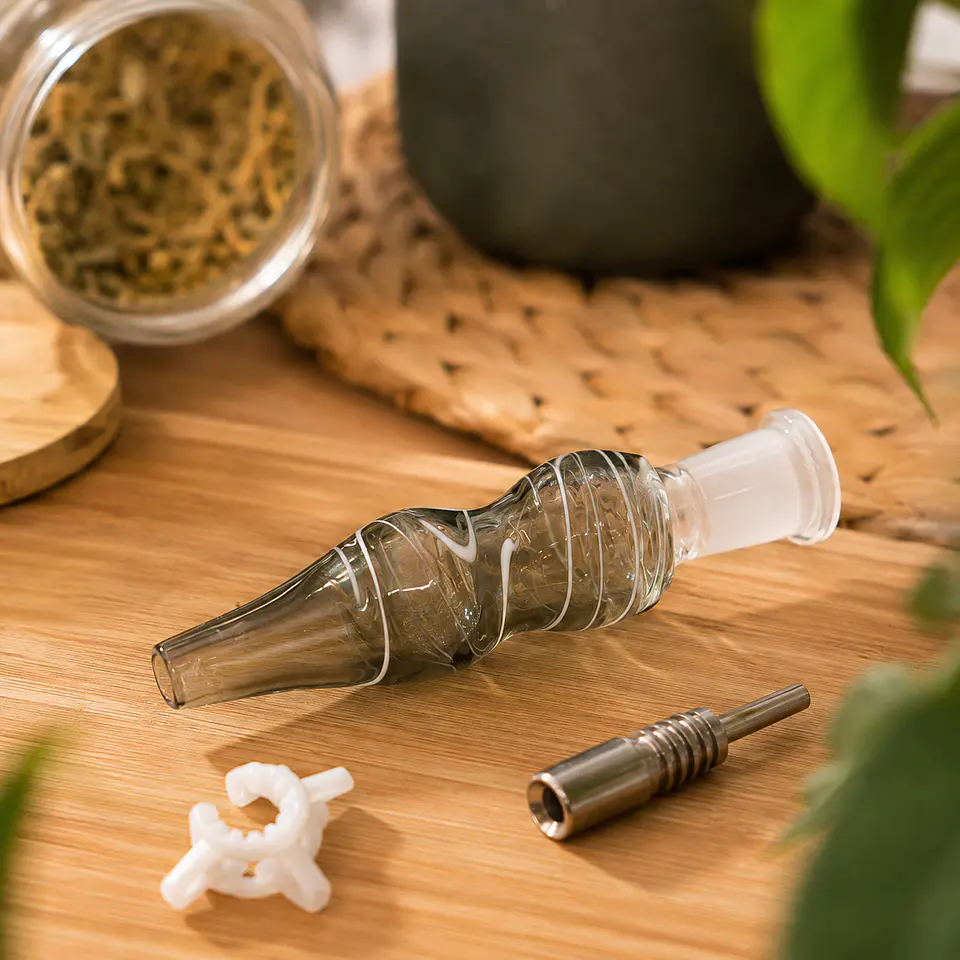 Nectar Collector de Vidrio con Punta de Titanio 9 cm 12