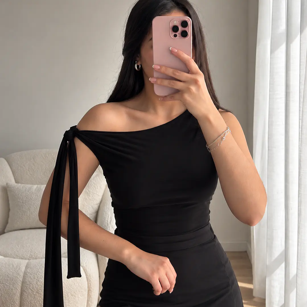 🖤. Polera Kaori lazo en hombro 3