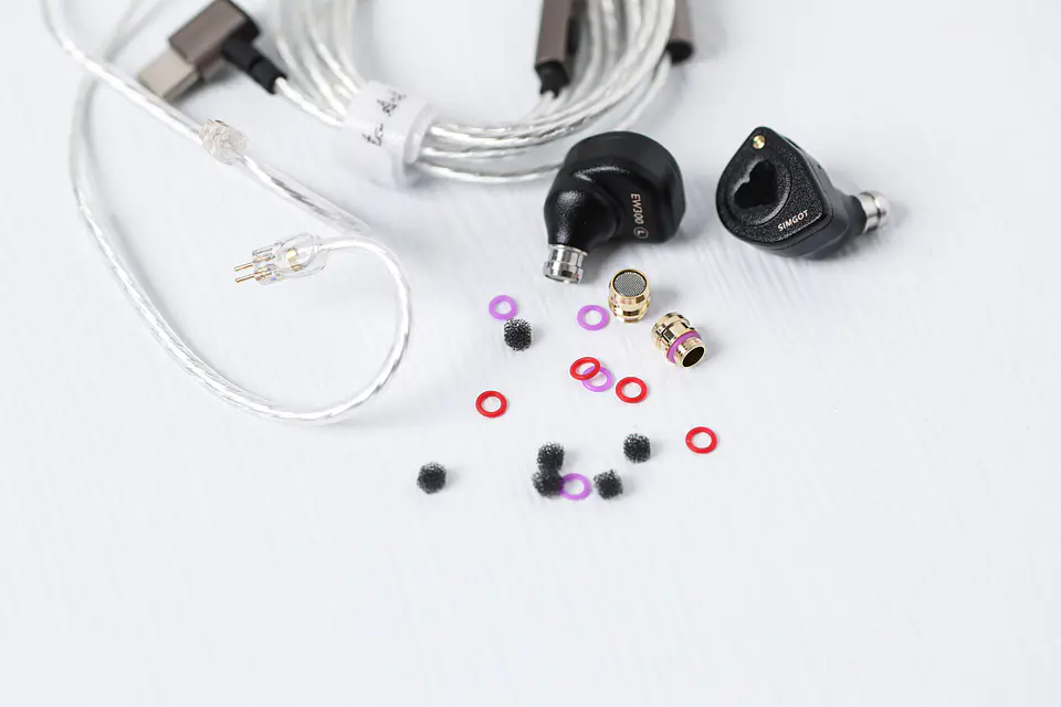 Simgot EW300 DSP — Cable USB-C 11