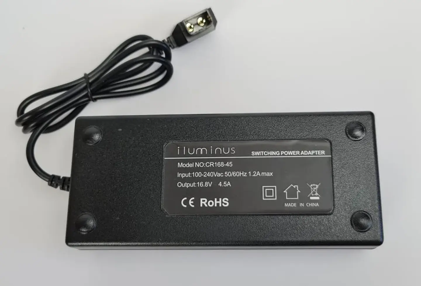 Iluminus Cargador V-mount tipo D-Tap 2