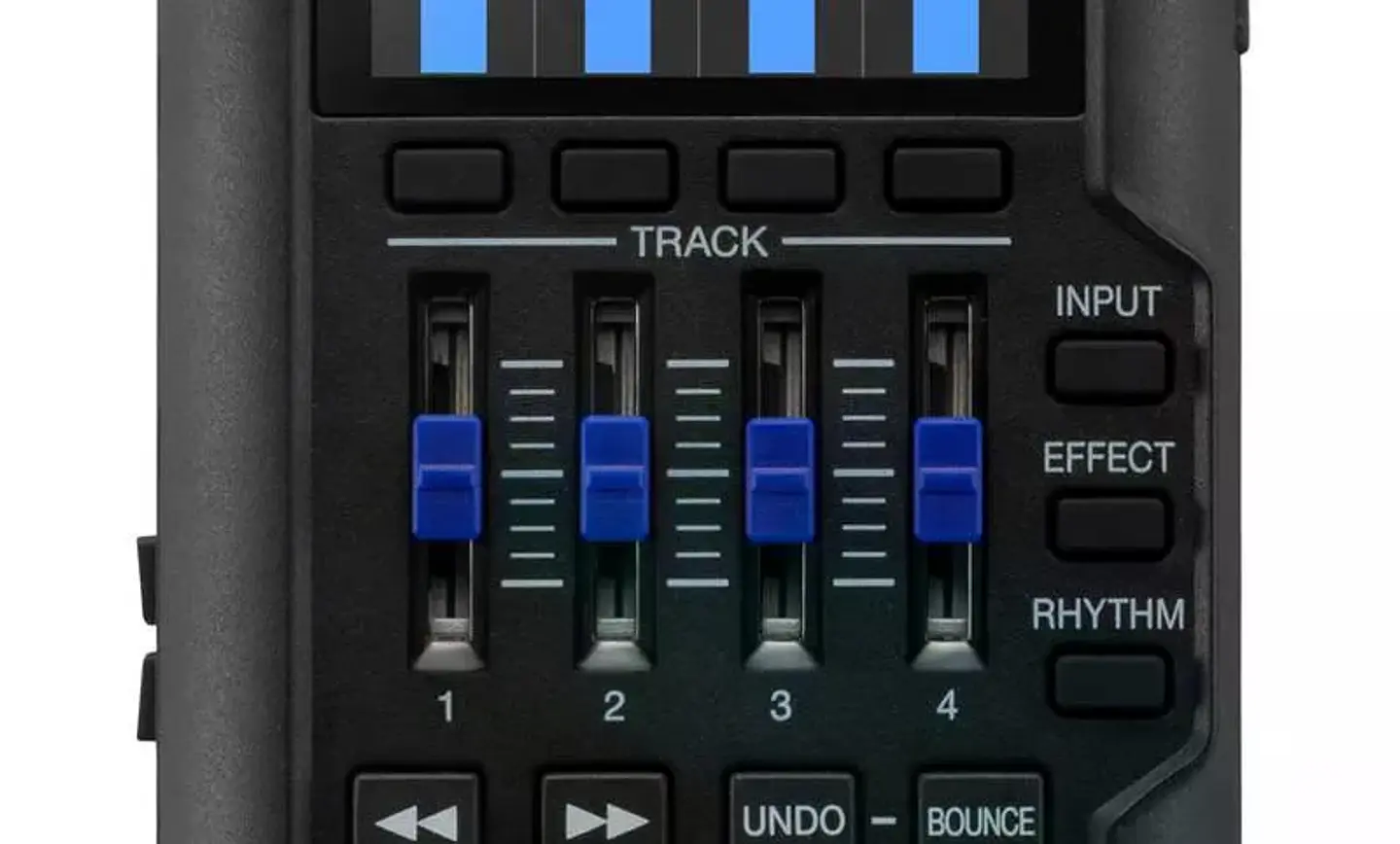 Zoom R4 Grabadora Multitrak 32bit Flotantes 3