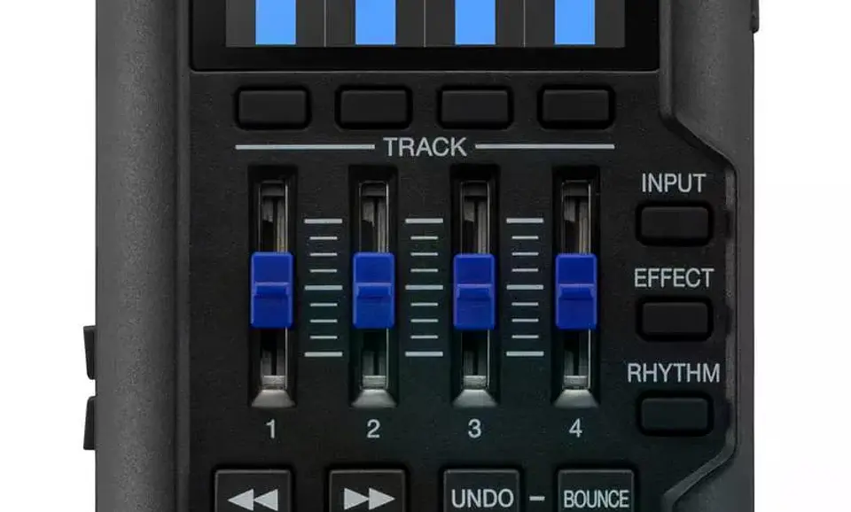 Zoom R4 Grabadora Multitrak 32bit Flotantes 3