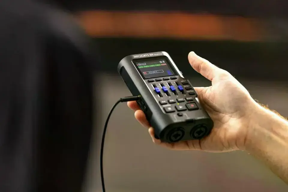 Zoom R4 Grabadora Multitrak 32bit Flotantes 5