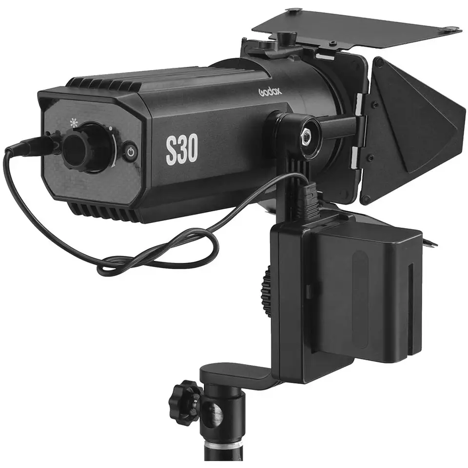Godox S30 Luz Led Con Ángulo de Cobertura Variable -  Enfocable 2