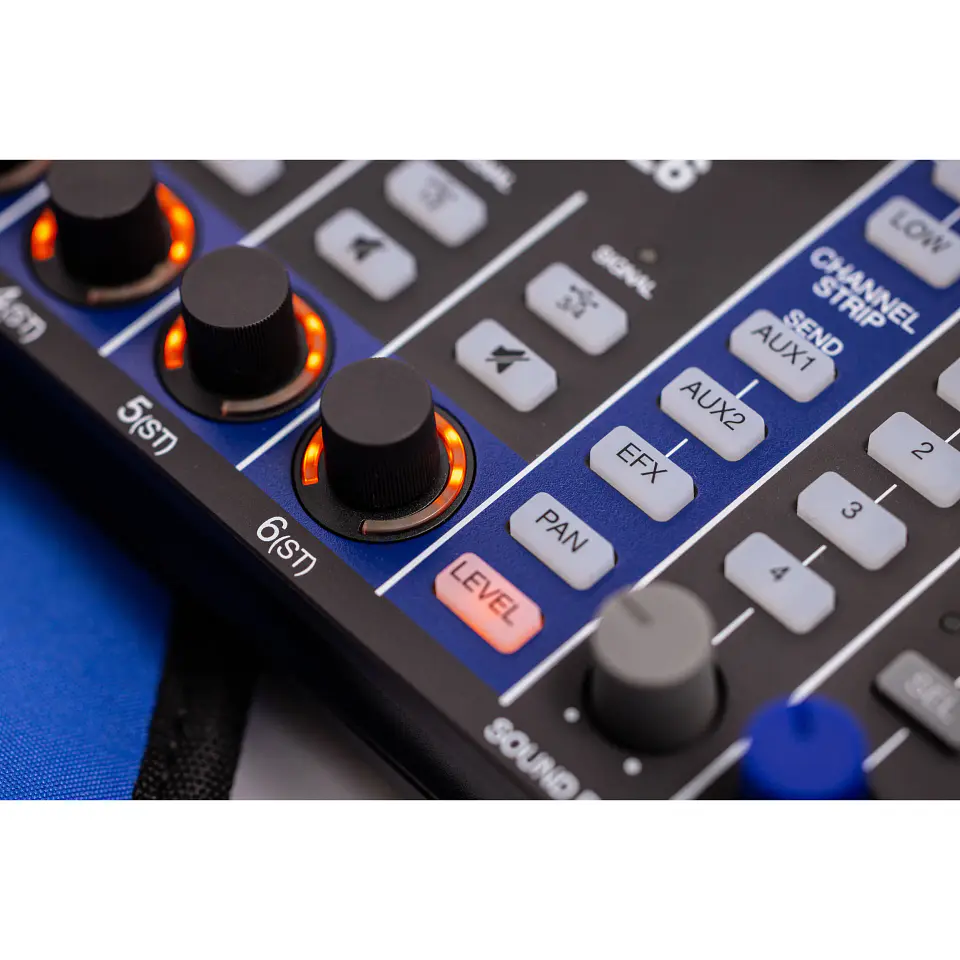 Zoom LiveTrak L-6 Mezclador Digital Portátil de 6 Canales y Grabadora Multipista  L6 15