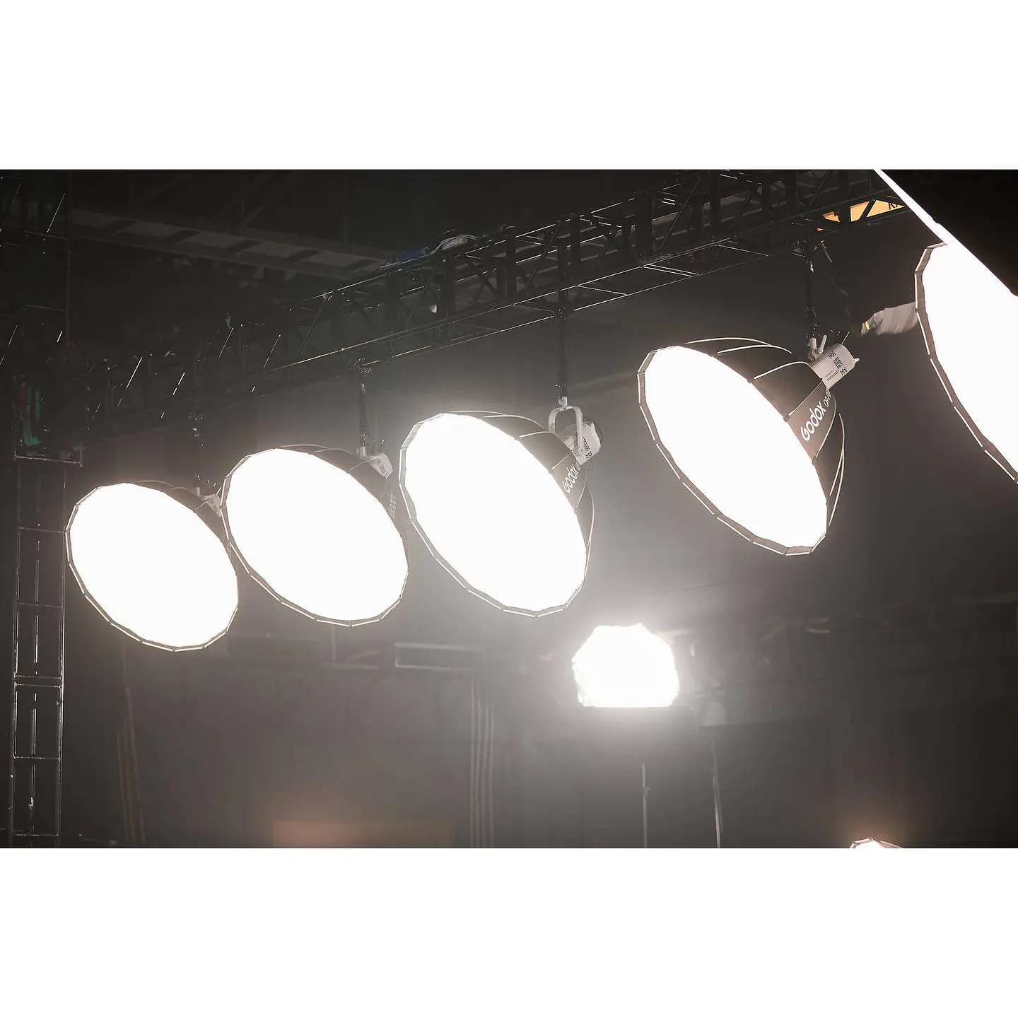 Godox Litemons LE300Bi Luz LED 320W Bi-Color (Blanco) 6