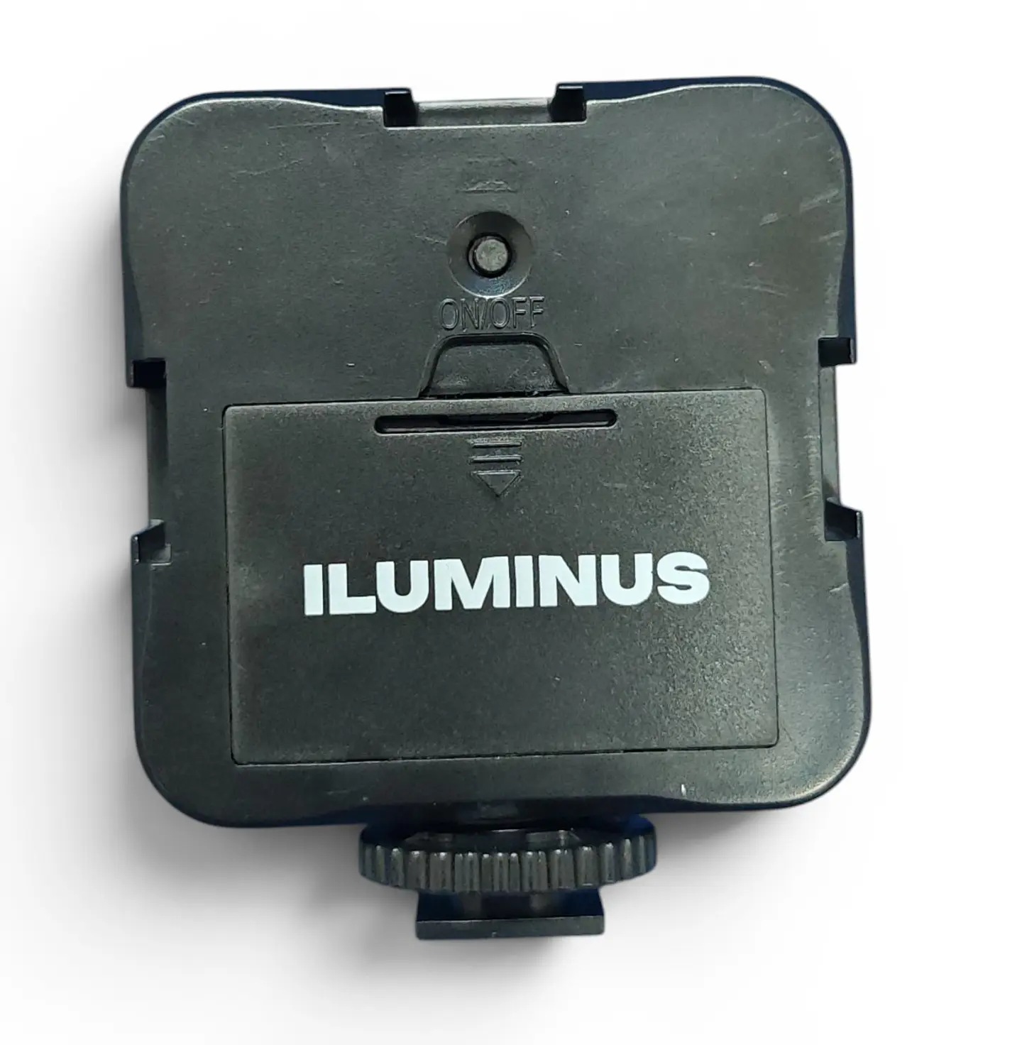 Iluminus IL-WL62-W  Luz Led Compacto Funciona Con Pilas AAA 3