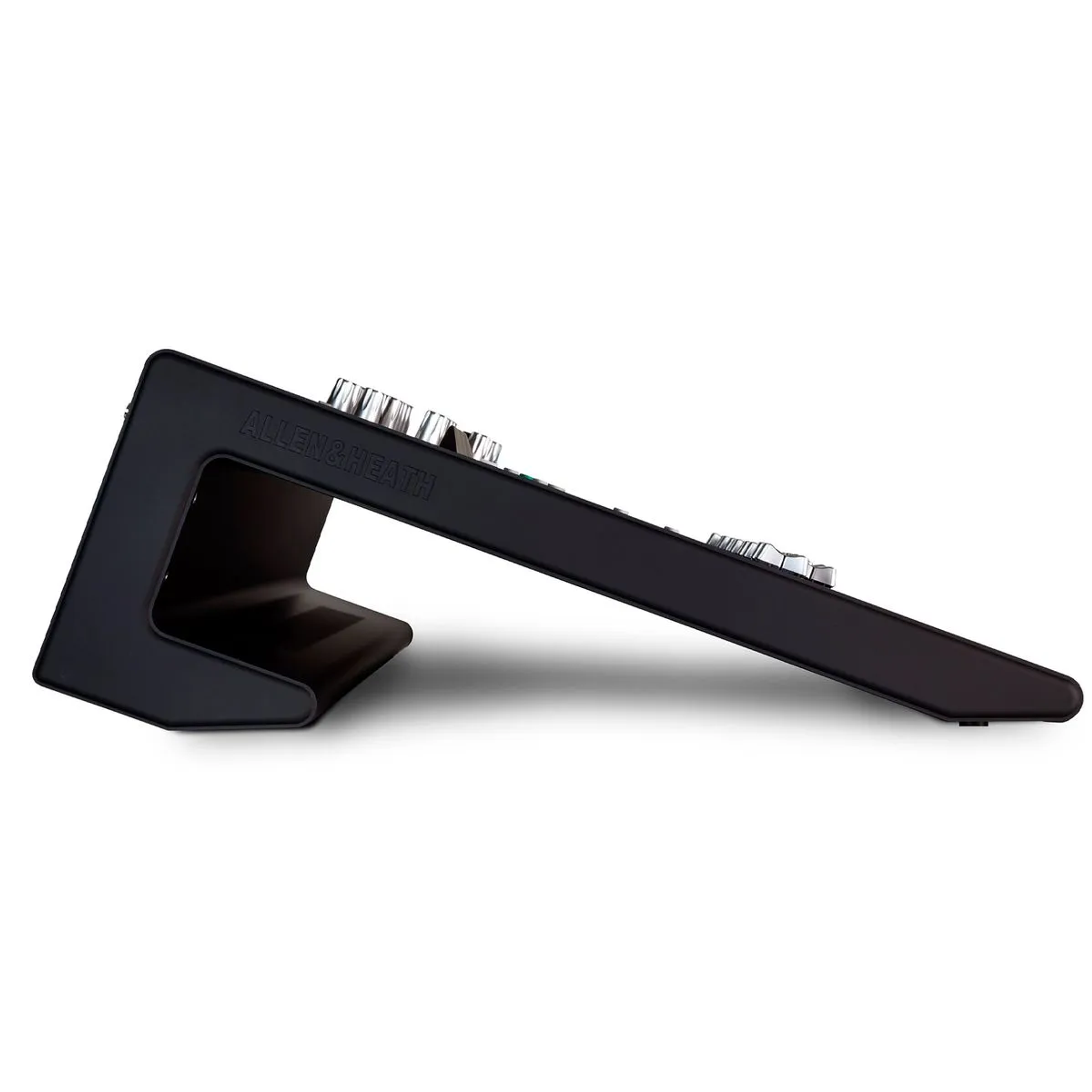 Consola digital Allen & Heath QU24 con faders motorizados 2