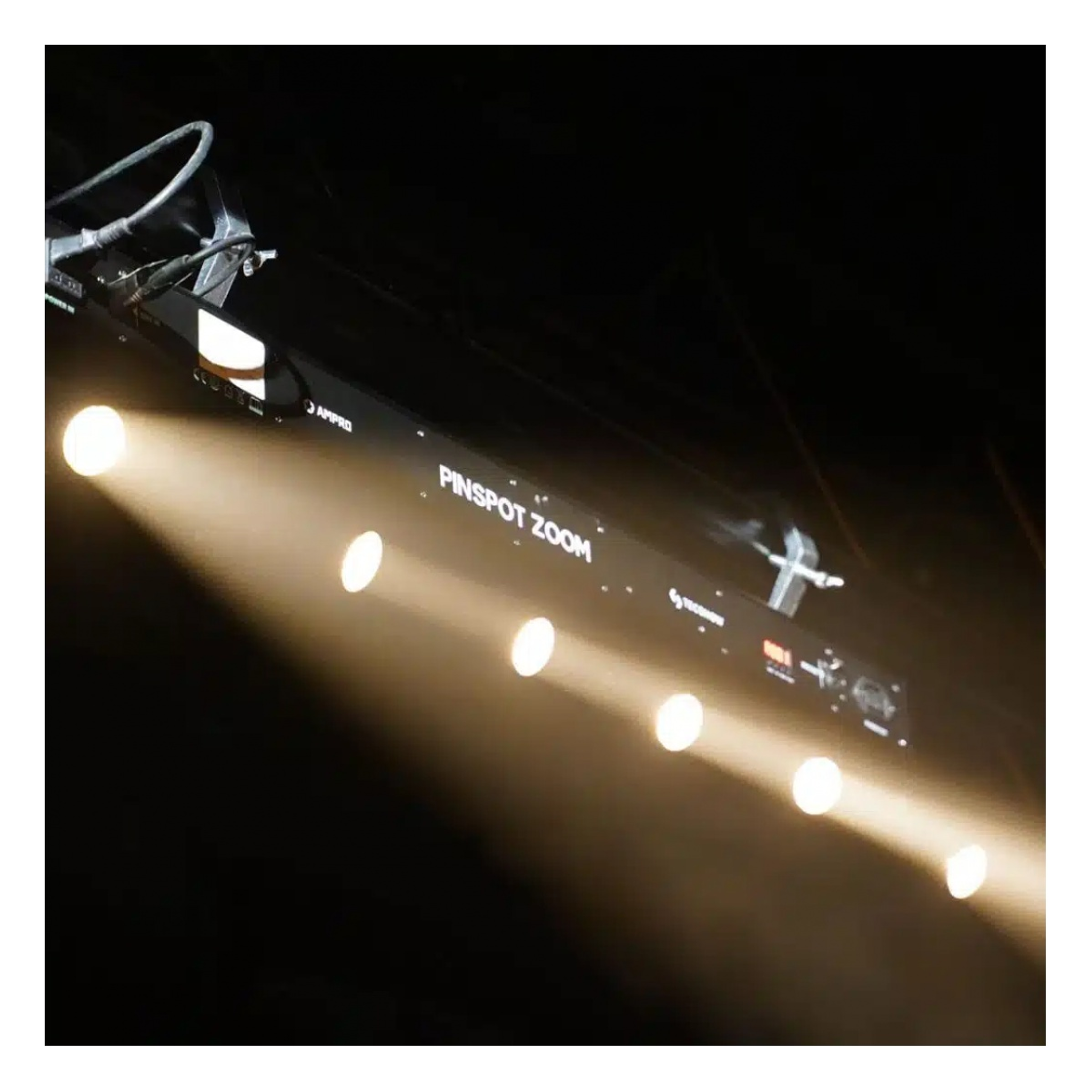 PIN SPOT ZOOM Barra spot con 6 LEDs blanco cálido de 10W 2