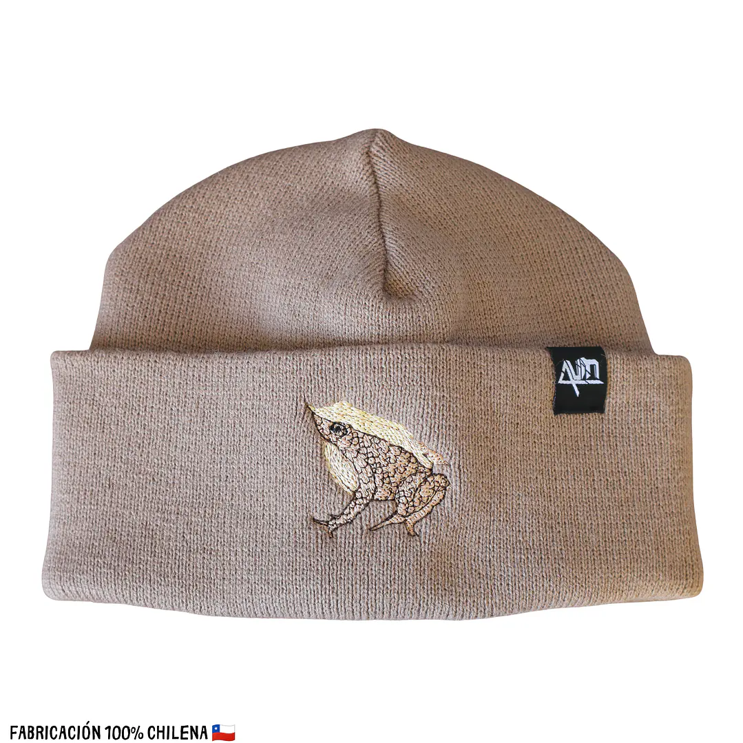 Gorro beanie bordado con Ranita de Darwin  1