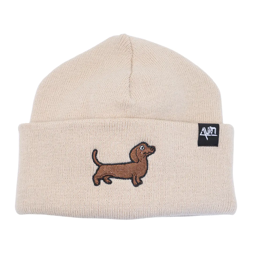 Gorro bordado con perro salchicha dachshund  2