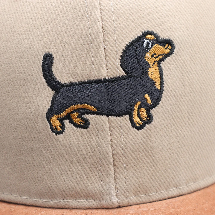 Jockey bordado con perro salchicha dachshund negro  2