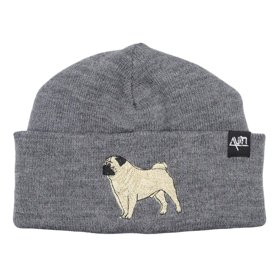 Gorro bordado con perro Pug  2