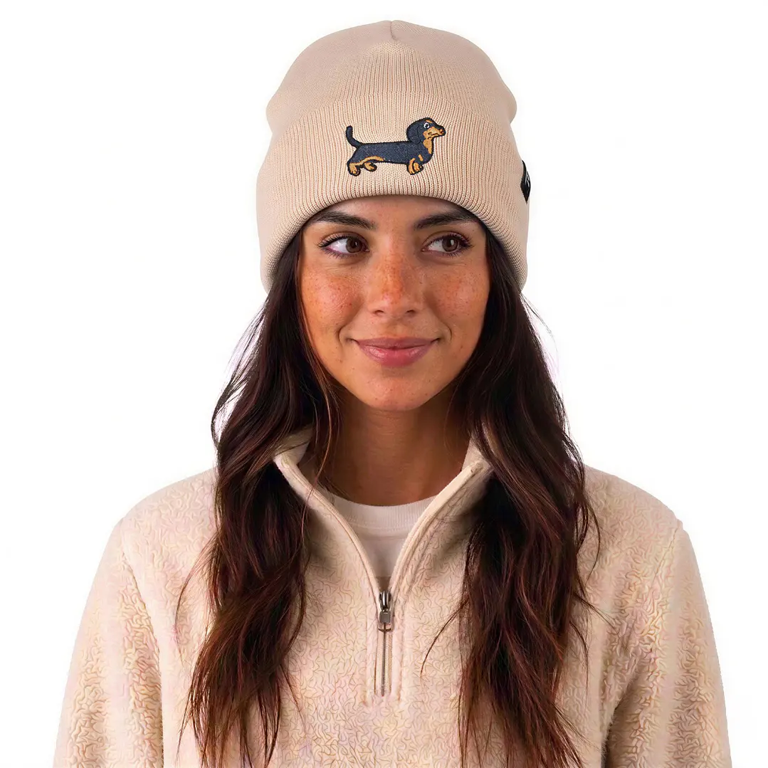 Gorro bordado con perro salchicha Dachshund  1
