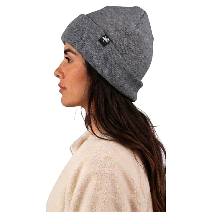 Gorro bordado con perro Pug  3